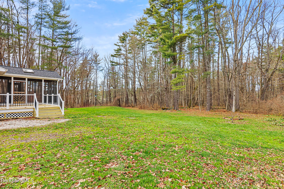 627 Lenox Rd Photo 6