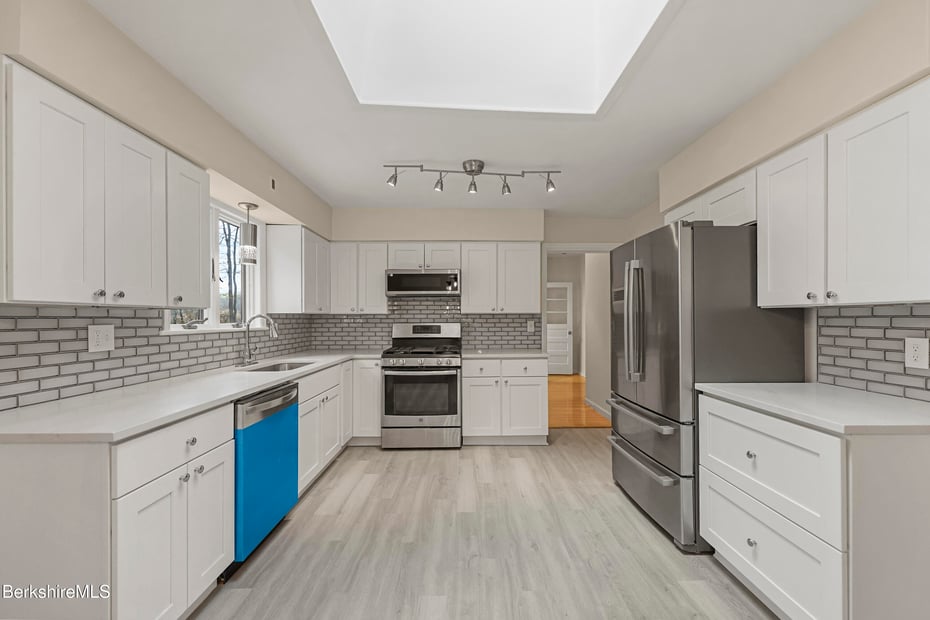 627 Lenox Rd Photo 18