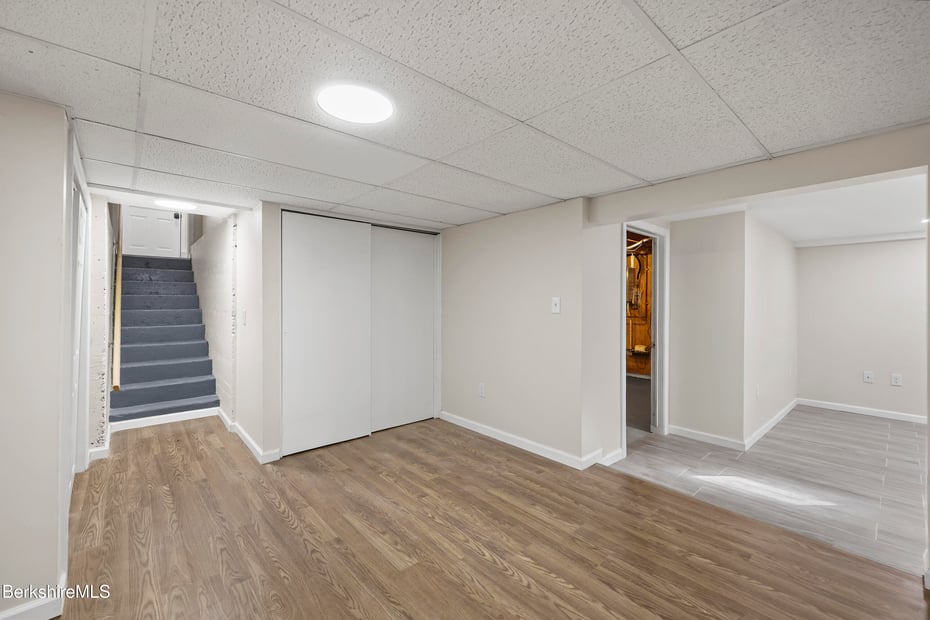 627 Lenox Rd Photo 33