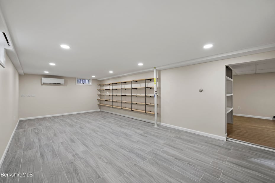 627 Lenox Rd Photo 35