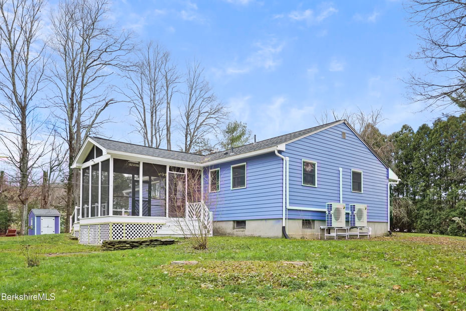 627 Lenox Rd Photo 3