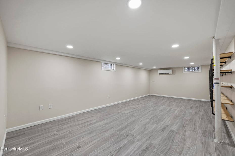 627 Lenox Rd Photo 34