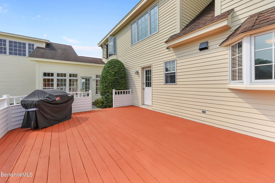 19 Lynne Ct Photo 10