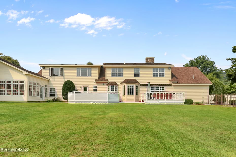 19 Lynne Ct Photo 7
