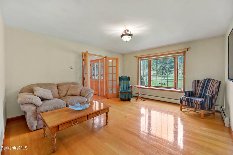 19 Lynne Ct Photo 20