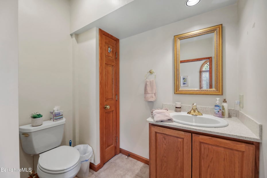19 Lynne Ct Photo 42