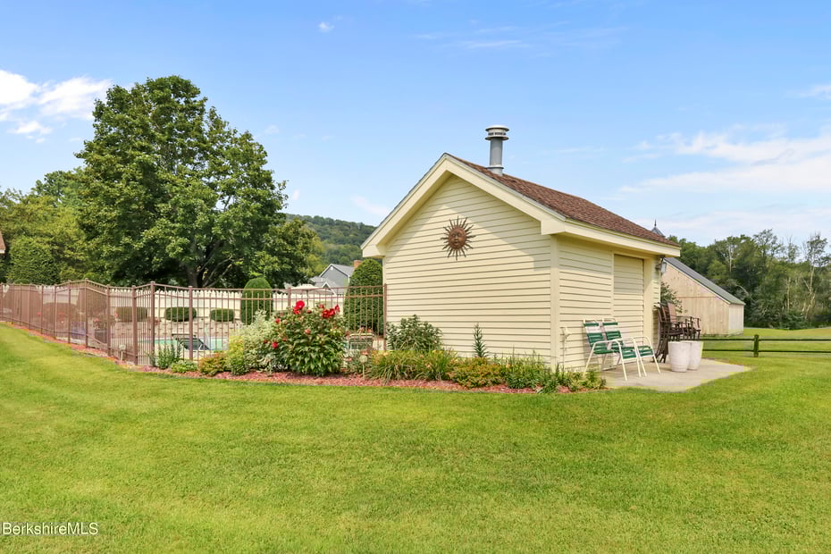 19 Lynne Ct Photo 17