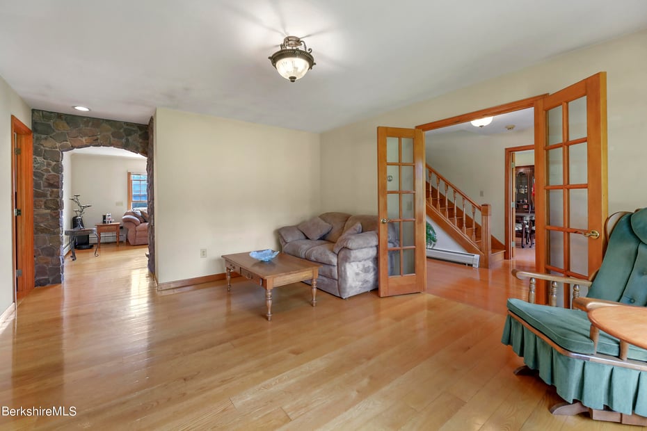 19 Lynne Ct Photo 21