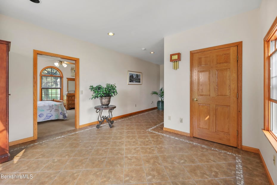 19 Lynne Ct Photo 36