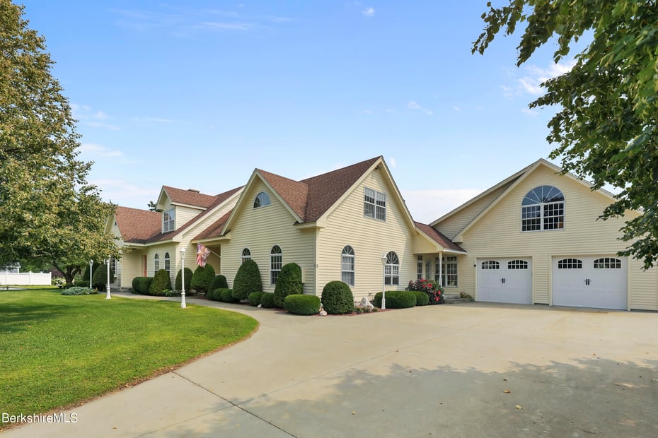 19 Lynne Ct Photo 4