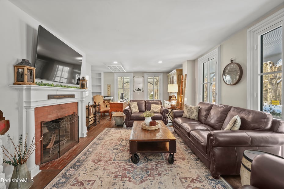 295 Blair Rd Photo 6