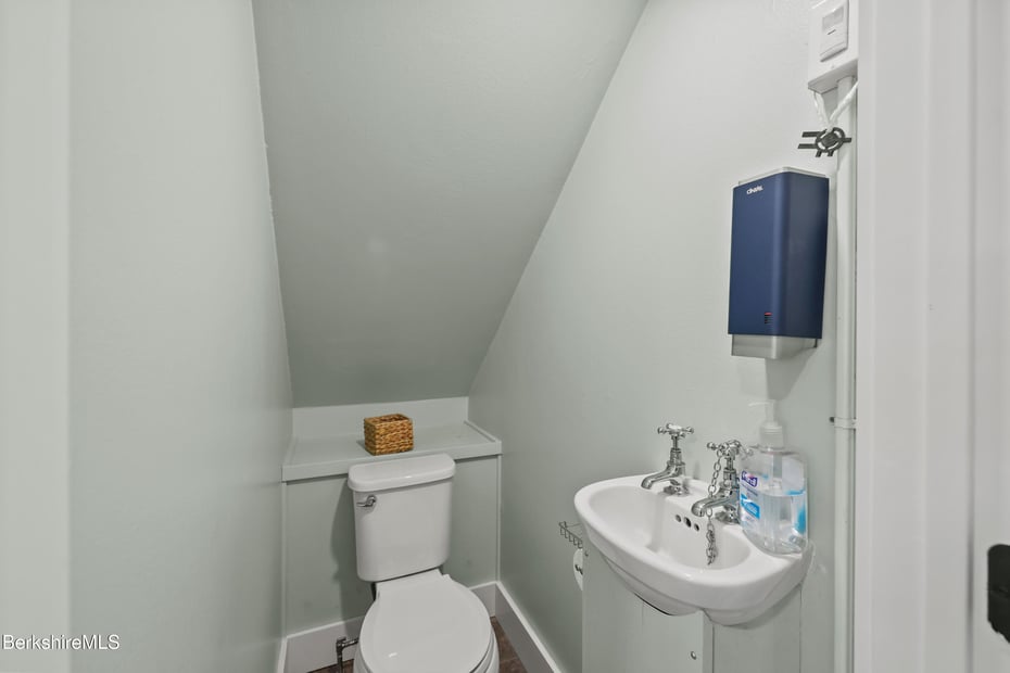 295 Blair Rd Photo 24