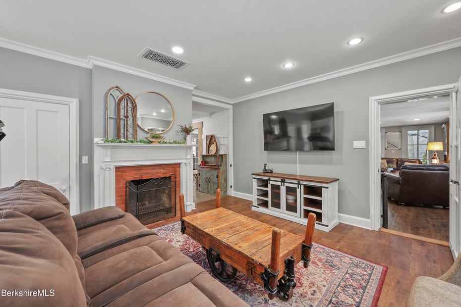 295 Blair Rd Photo 11