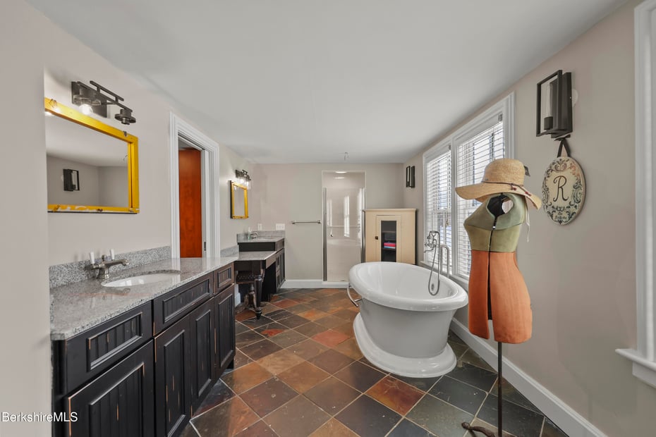 295 Blair Rd Photo 32