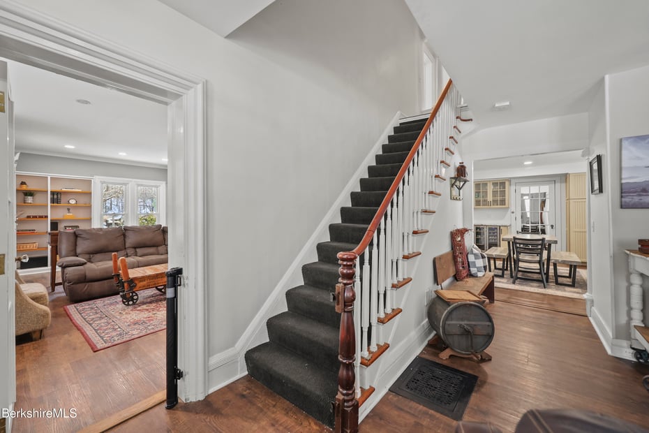 295 Blair Rd Photo 4