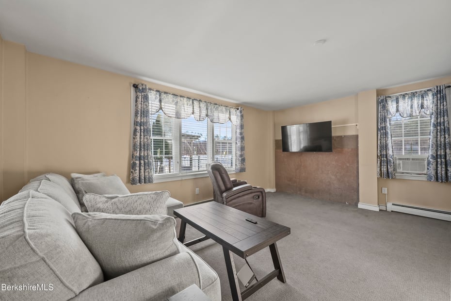 295 Blair Rd Photo 48