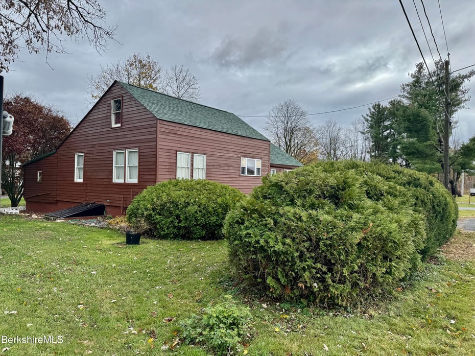 2010-2012 Clayton Mill River Rd Photo 3