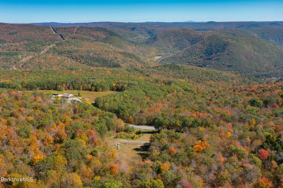 360 Mohawk Trail Photo 5