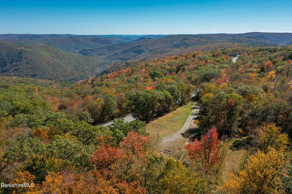 360 Mohawk Trail Photo 2