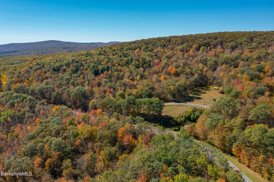 360 Mohawk Trail Photo 6