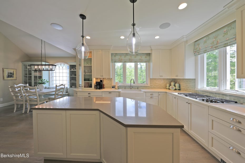 475 Rossiter Rd Photo 15