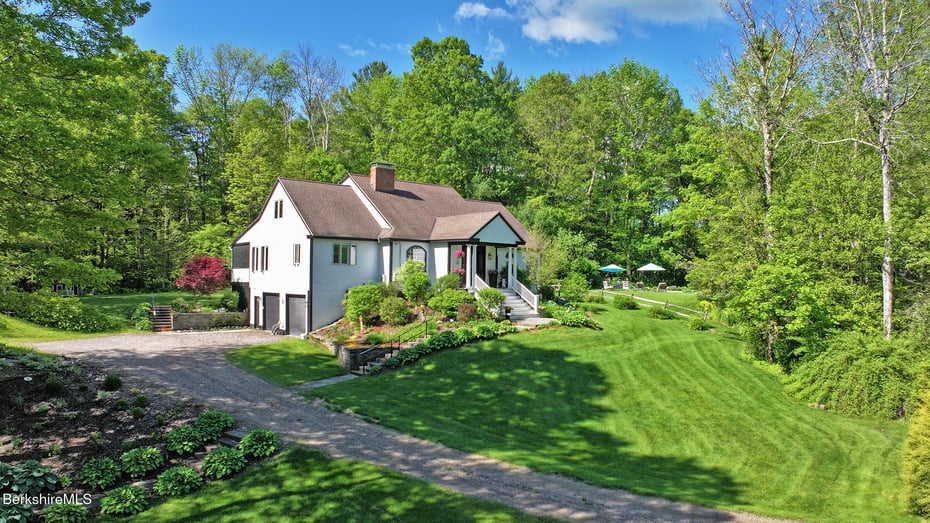 475 Rossiter Rd Photo 6