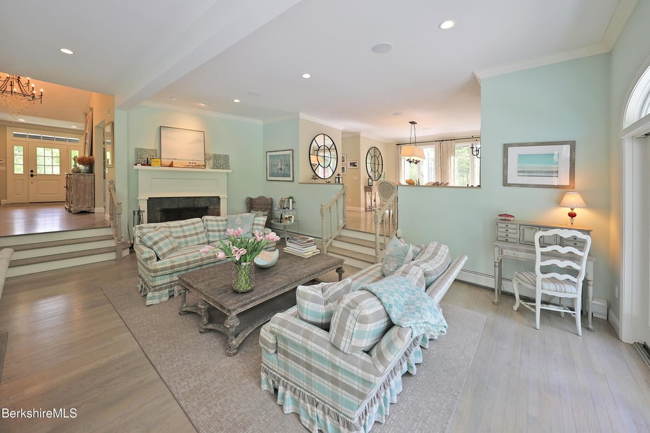 475 Rossiter Rd Photo 25