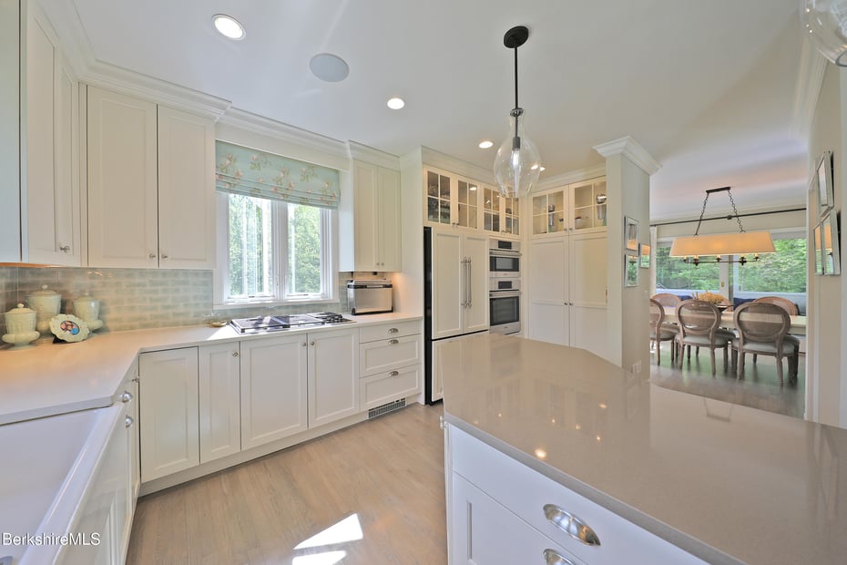 475 Rossiter Rd Photo 16