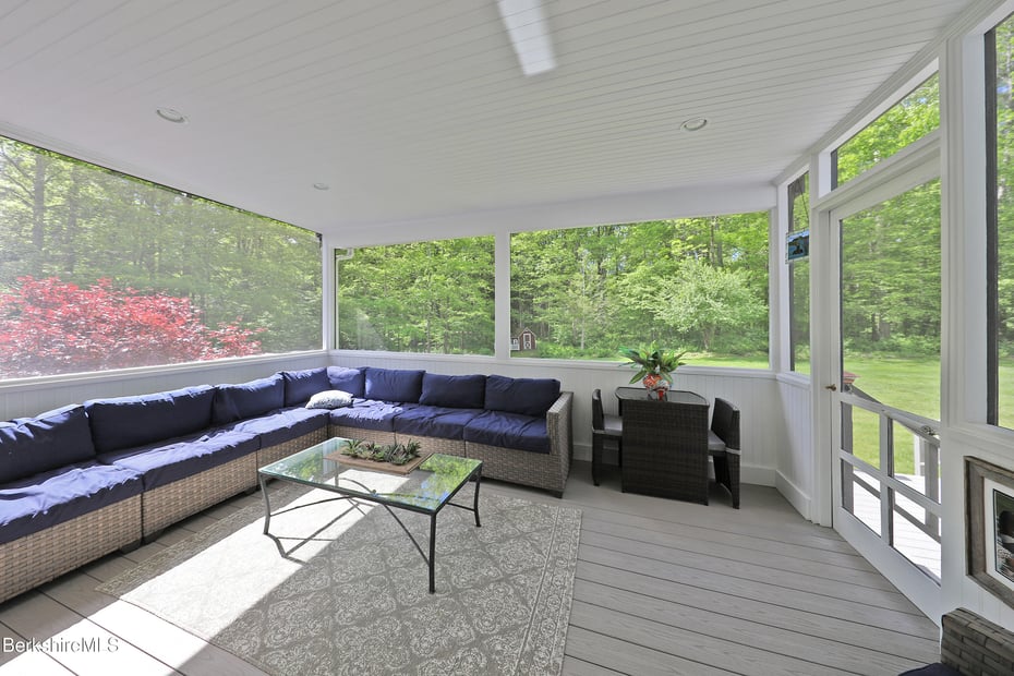 475 Rossiter Rd Photo 20