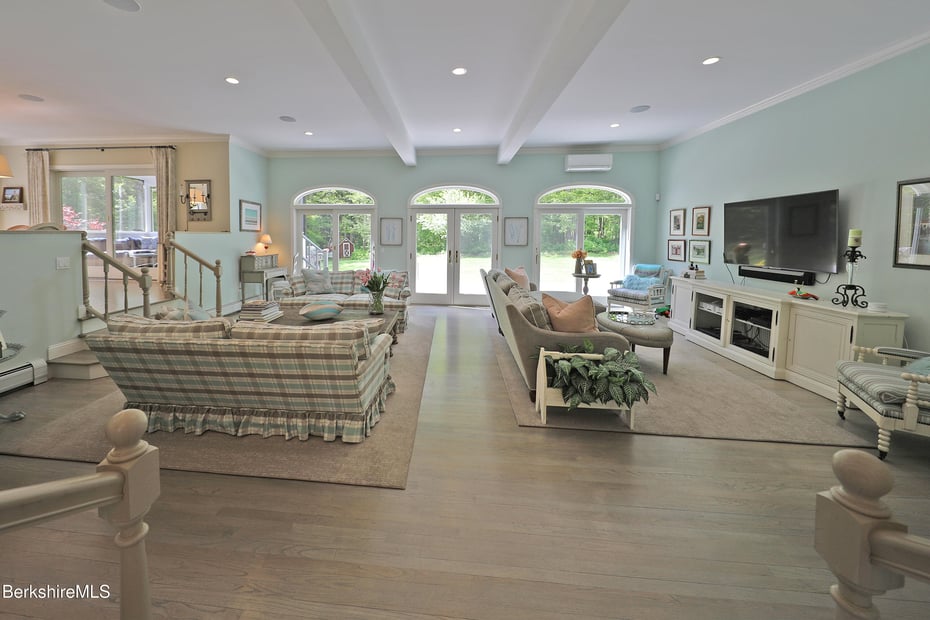 475 Rossiter Rd Photo 26