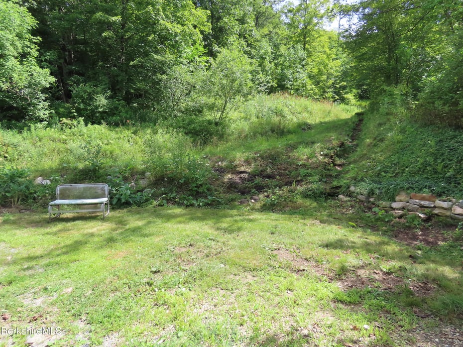 450 River Rd Photo 5