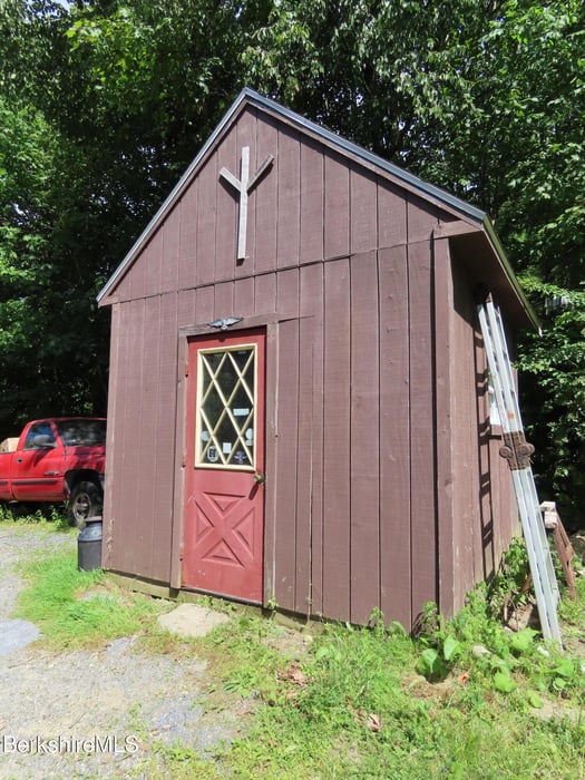 450 River Rd Photo 38