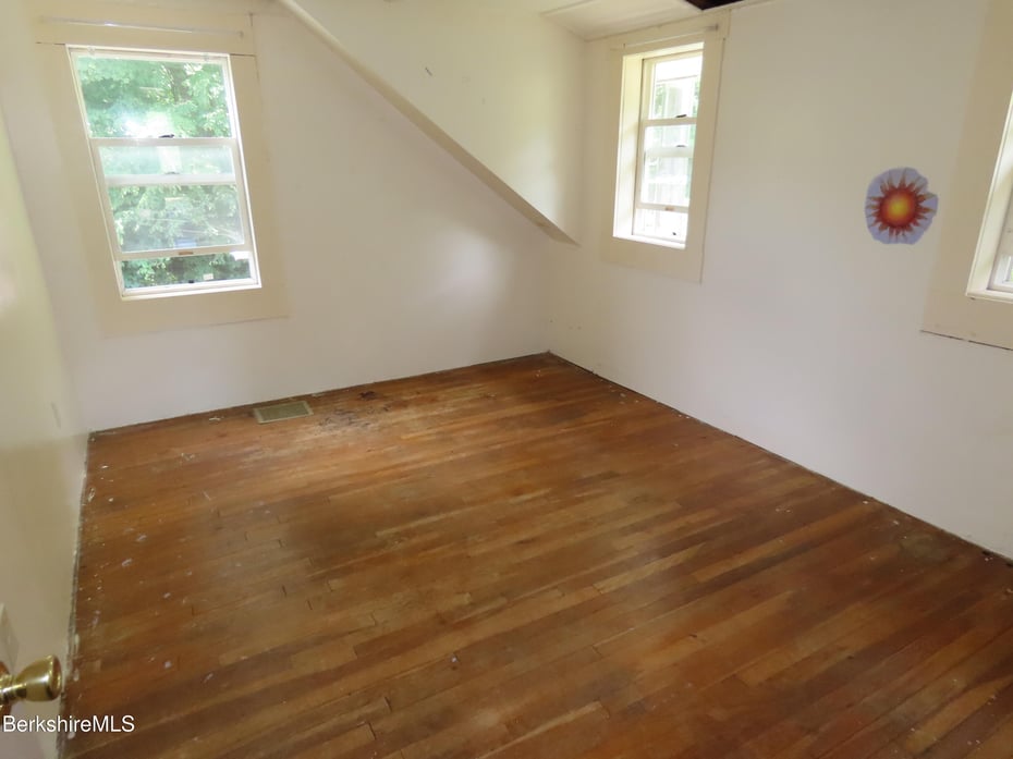 450 River Rd Photo 25