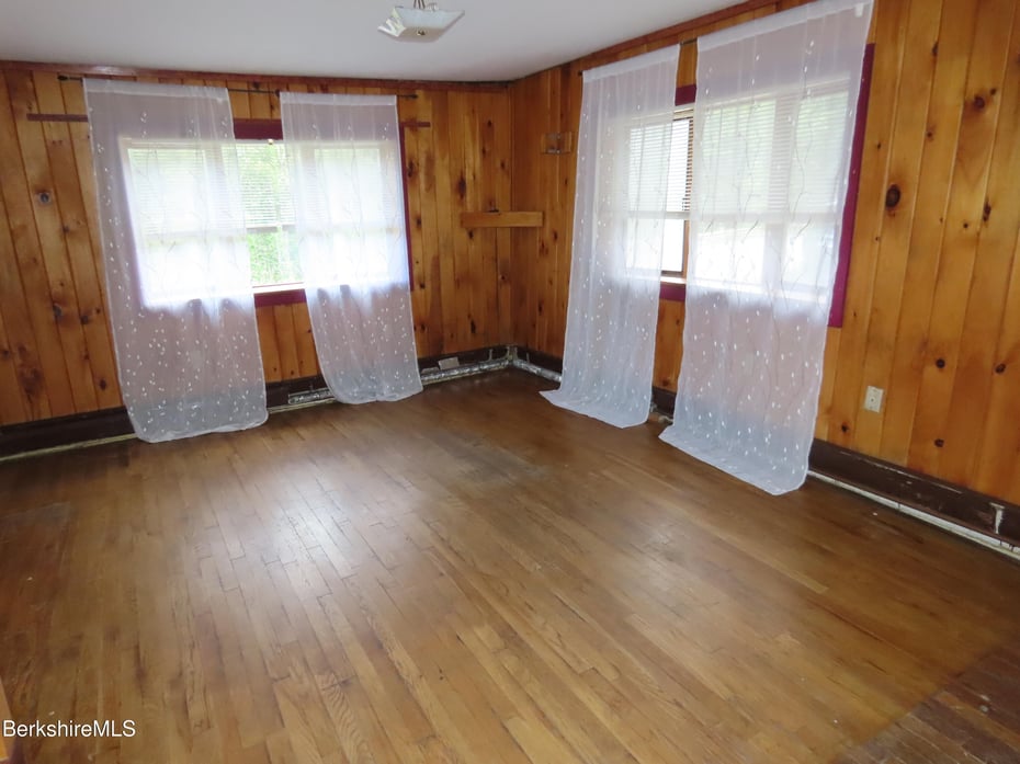 450 River Rd Photo 18