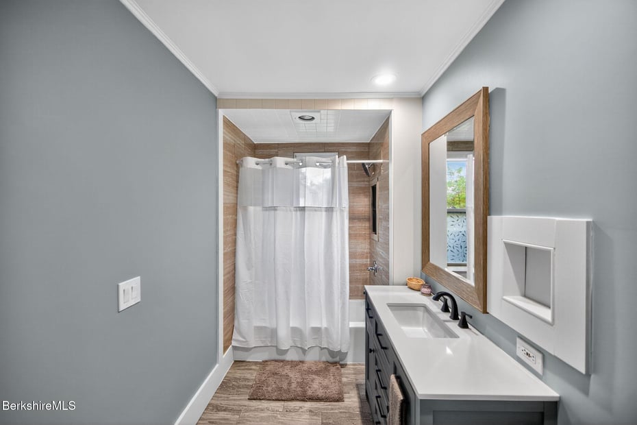 103 Holmes Rd Photo 17