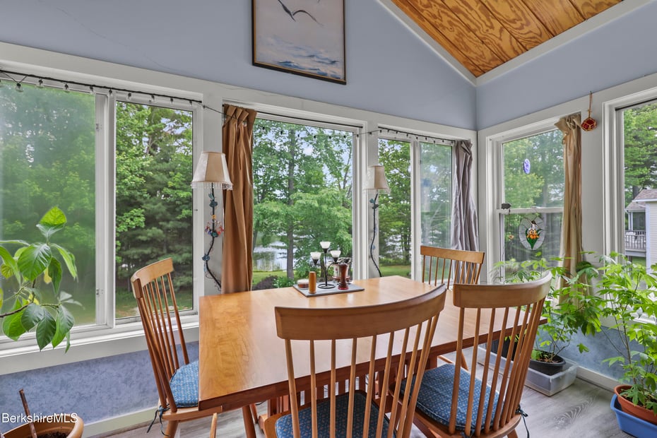 275 Pine Cone Ln Photo 16