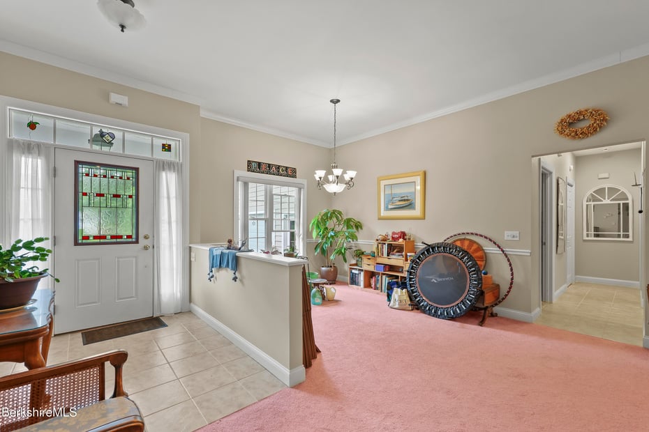 275 Pine Cone Ln Photo 3