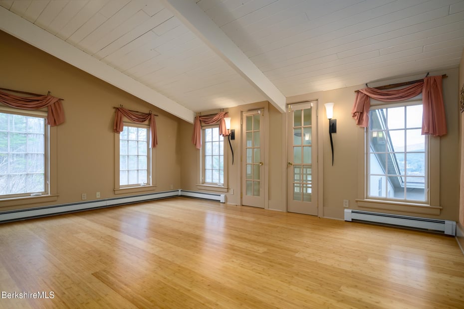 123 Chestnut St Photo 63