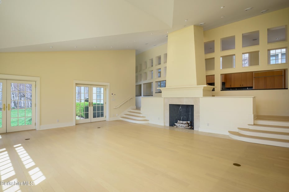 123 Chestnut St Photo 18