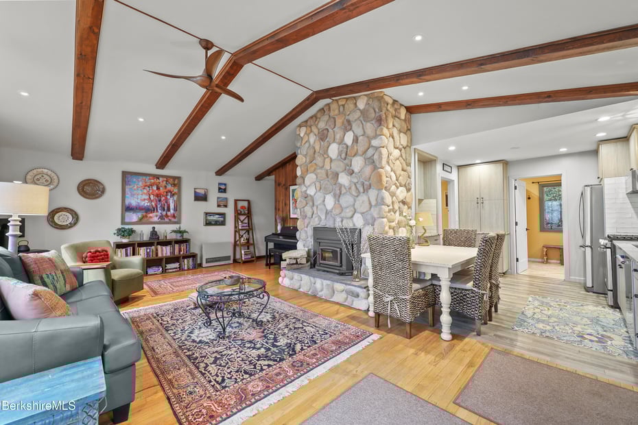 15 Reservoir Rd Photo 16