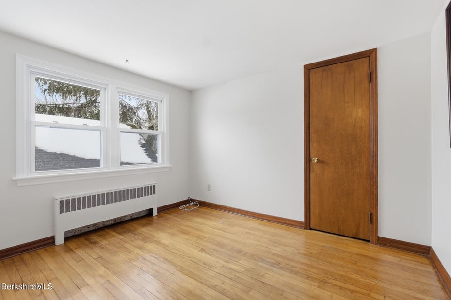 196 Park Ave  #R Photo 12