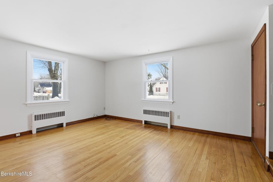 196 Park Ave  #R Photo 7