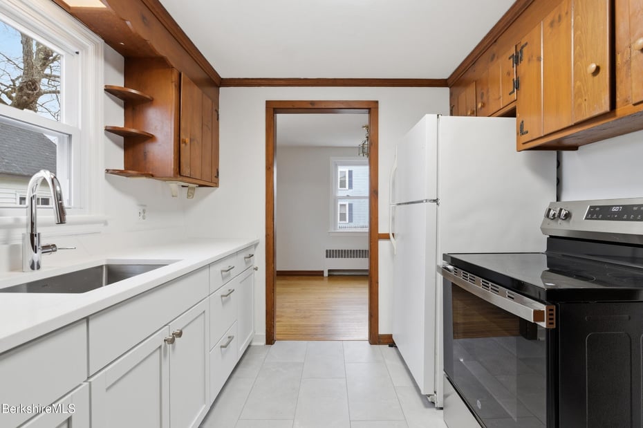 196 Park Ave  #R Photo 1