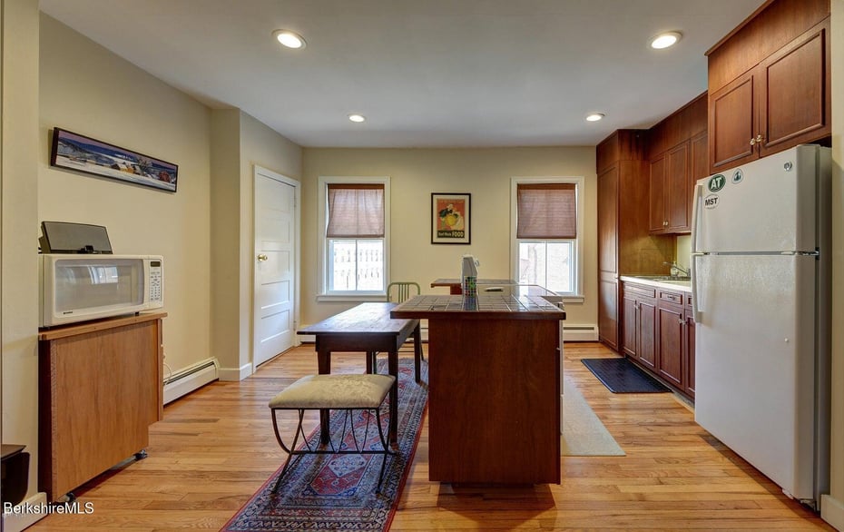 402 Park St Photo 14