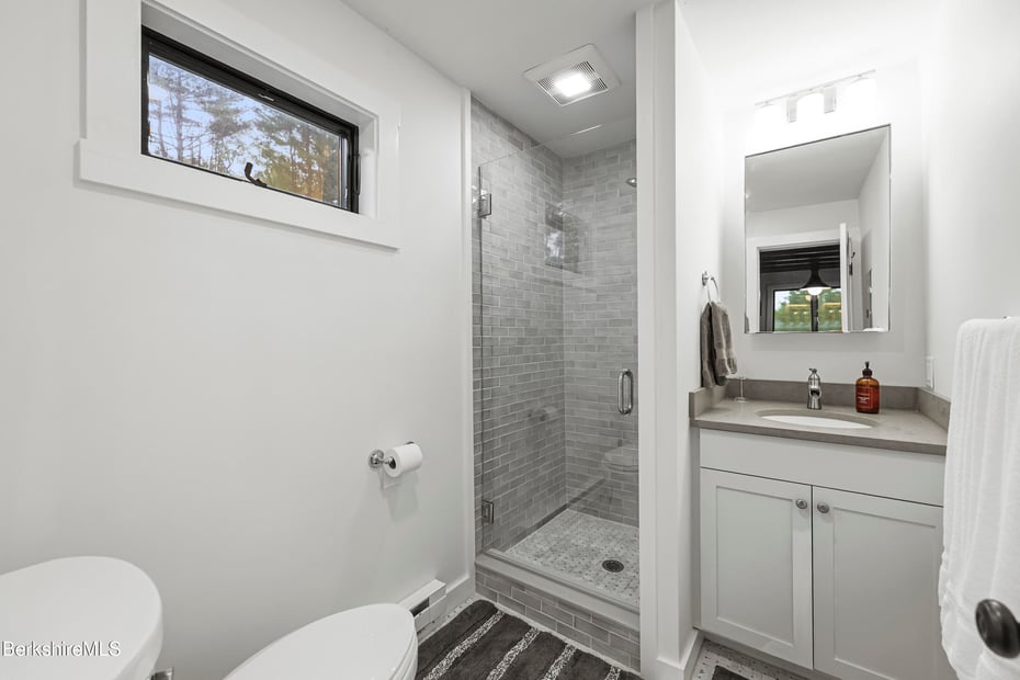 327 Chester Rd Photo 32