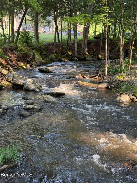 327 Chester Rd Photo 41