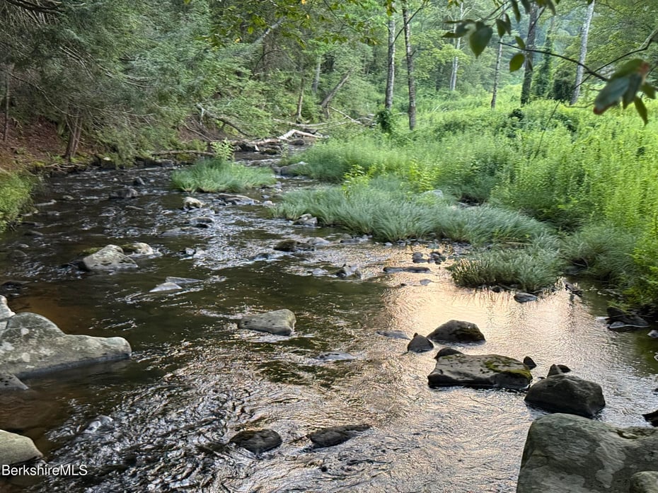 327 Chester Rd Photo 43