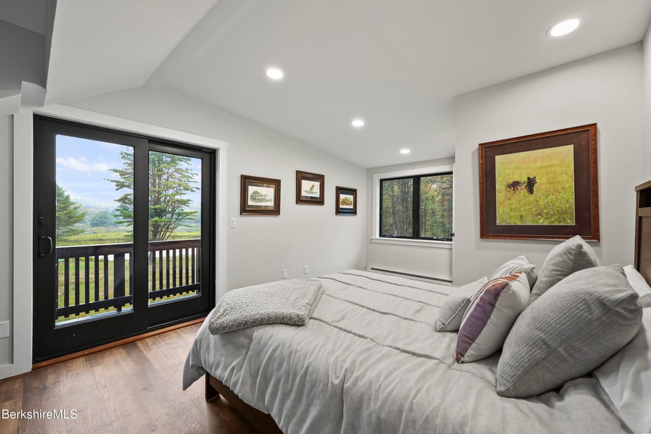 327 Chester Rd Photo 25