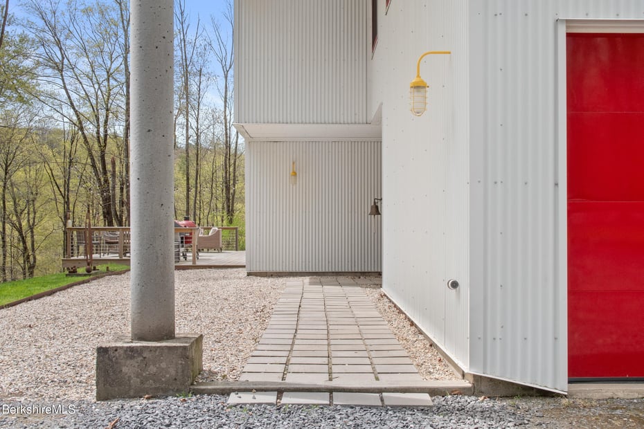 14 Oxbow Rd Photo 7