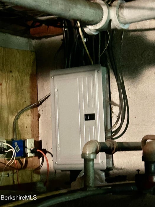 3258 Main St Photo 23